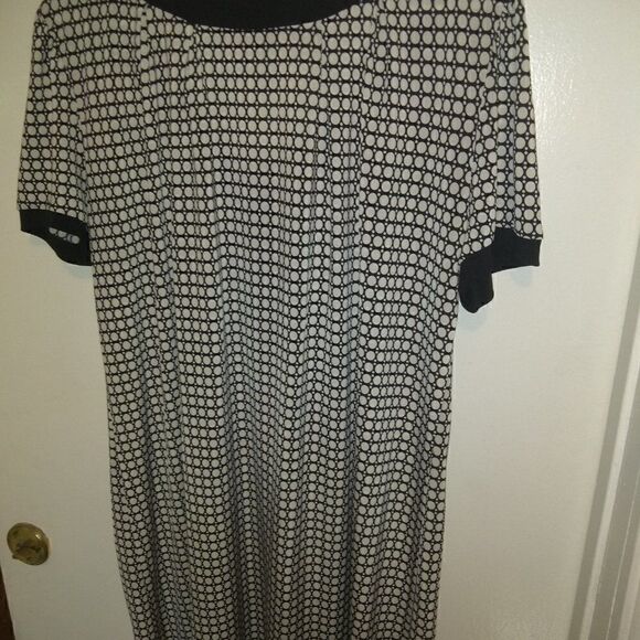 Dress    - Picture 2 of 10